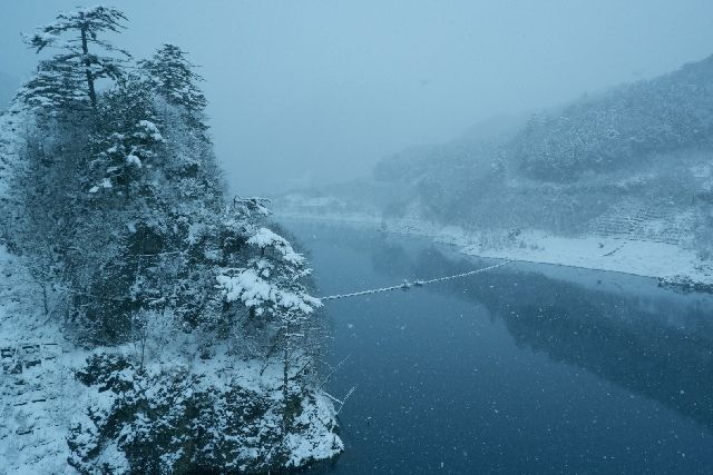 奧島湖（群馬縣）下雪了