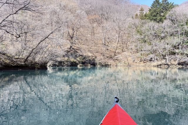 群馬縣志摩湖－從獨木舟上眺望的景色