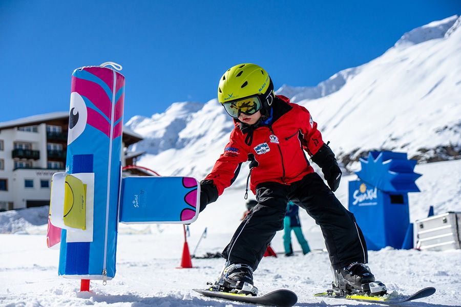 Koshinetsu Niigata Nagano Ski Resort Kids Park where you can sled and play in the snow