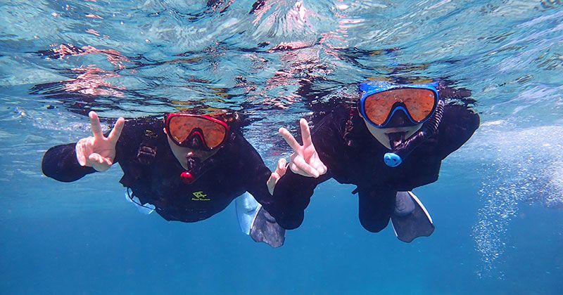 What is snorkeling? Recommended for those who cannot swim! Thorough explanation of the differences from clothes, tools and diving!