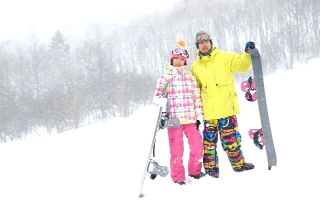 スノボ、スキーウェアと中に履くスパッツ-