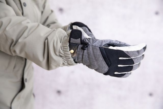 snowboarding glove