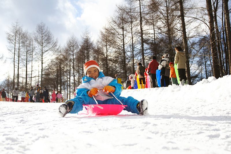 Koshinetsu Niigata Nagano Ski Resort Kids Park where you can sled and play in the snow