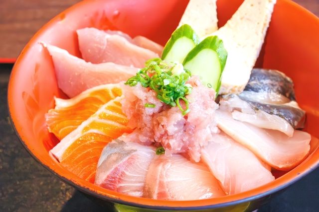 下田　外浦海岸　海鮮丼　ランチ