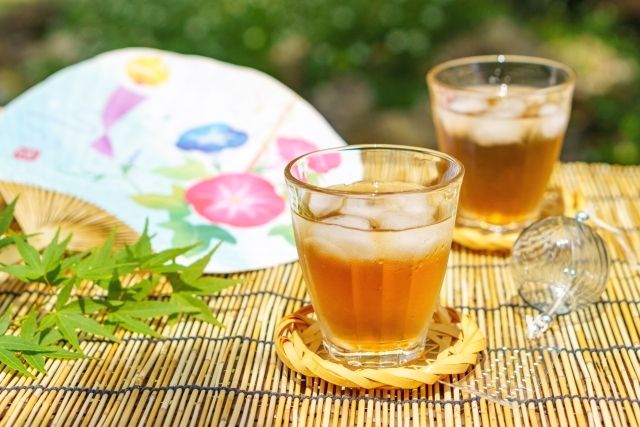 Cool off with a fan and barley tea during summer vacation