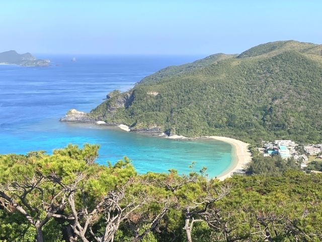 從渡嘉敷島照山展望台眺望的景色