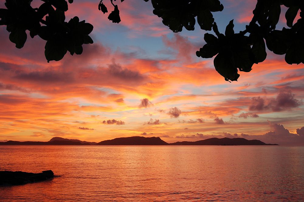 渡嘉敷島からみる夕焼け