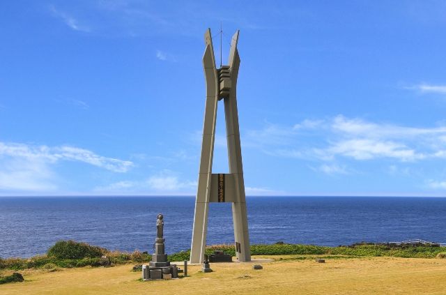 鹿児島　徳之島　観光スポット　犬田布岬「戦艦大和慰霊塔」
