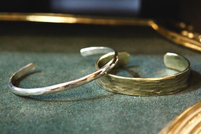 Bracelet making experience at "LIBERTAS TOKYO" in Asakusa, Tokyo