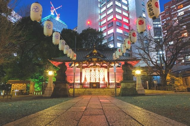 Shibuya/Konno Hachimangu Shrine at night