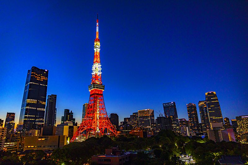 東京　1泊2日モデルコース　定番観光　人気スポット　東京タワー　東京のランドマーク　高さ約333m　展望台