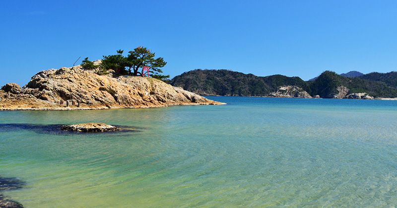 A thorough introduction to the attractions of Uradome Coast and Uradome Beach, as well as recommended sea kayaking experience tours!