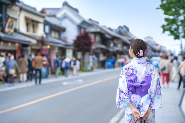 Kanto, Kanagawa, Kamakura Yukata rental Woman taking a walk