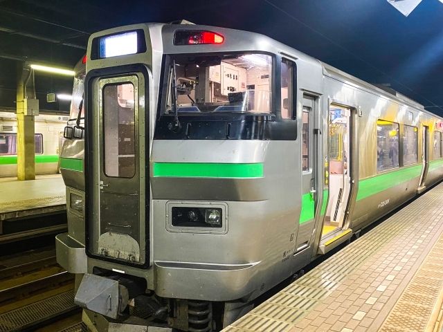 สนามบิน JR Rapid จากสนามบิน New Chitose ถึงซัปโปโร