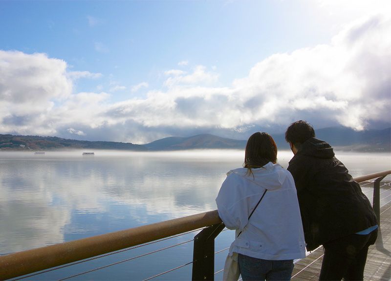 山梨县县观光示范路线 一日自驾游的热门景点 山中湖 富士五湖 最大的晨雾 蒸汽雾 梦幻情侣 驾驶用具