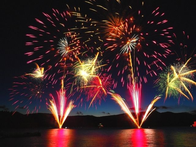 아시노 호수 여름 축제 주간 호수 물 축제 불꽃 놀이