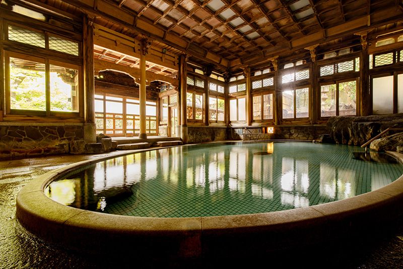 Yudanaka Onsen Yorozuya Sightseeing Recommended Spots Nagano's leading hot spring inn 200 years of history Issa Kobayashi An inn loved by celebrities Registered Tangible Cultural Property Six atmospheric baths