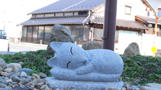 Fox figurine in the streets of Yuda Onsen