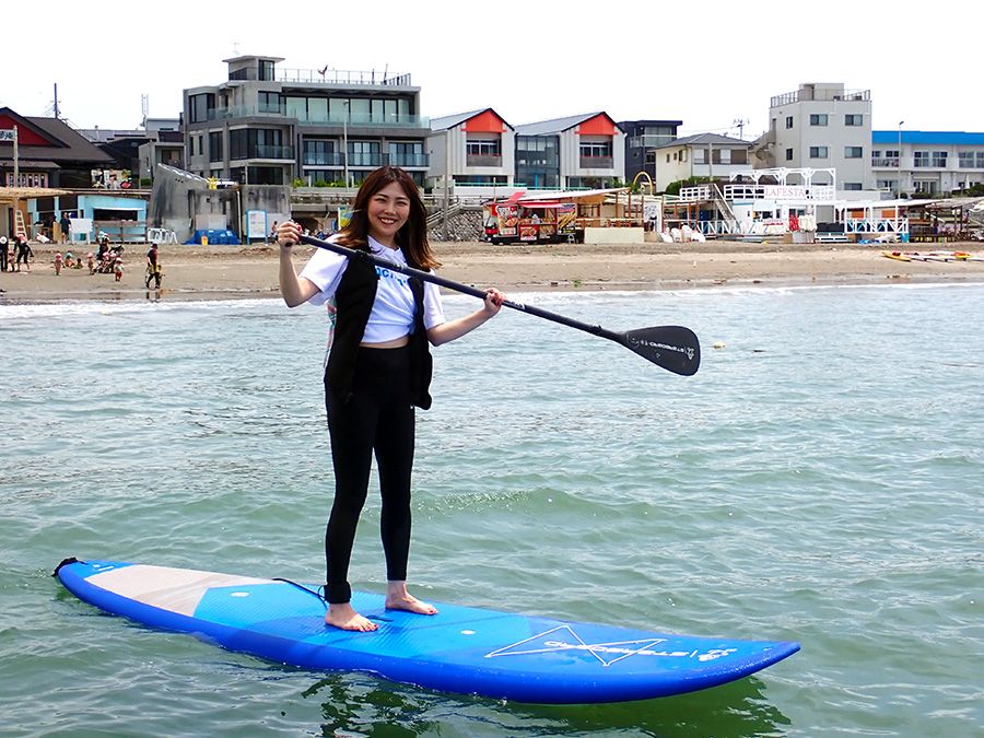 Experience SUP at the Feather Factory in Zushi, Kanagawa! SUP Zushi Beach It's difficult to paddle while maintaining balance.