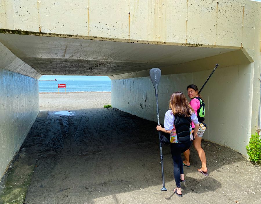 Experience SUP at the Feather Factory in Zushi, Kanagawa! SUP Zushi Beach To the sea About 1 minute from the store With friendly instructor Yuka